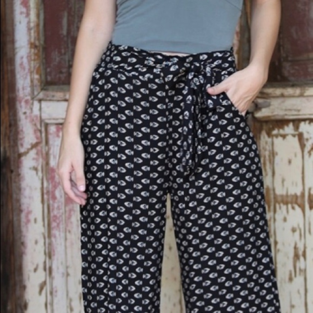 COMFORTABLE WIDE LEG TIE FRONT PANTS - Picture 6 of 12